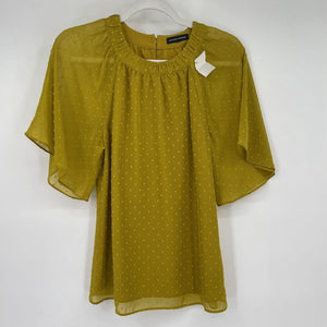 women Universal Standard Swiss Dot Mustard Top XS