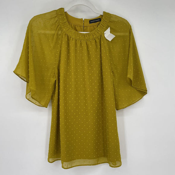 women Universal Standard Swiss Dot Mustard Top XS
