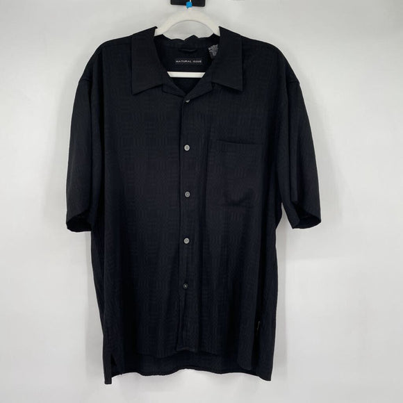 men Natural Issue Button Front Black Top L