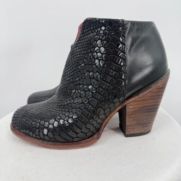 women Free Bird Snake Print Leather Ankle Boot Black Shoes 7