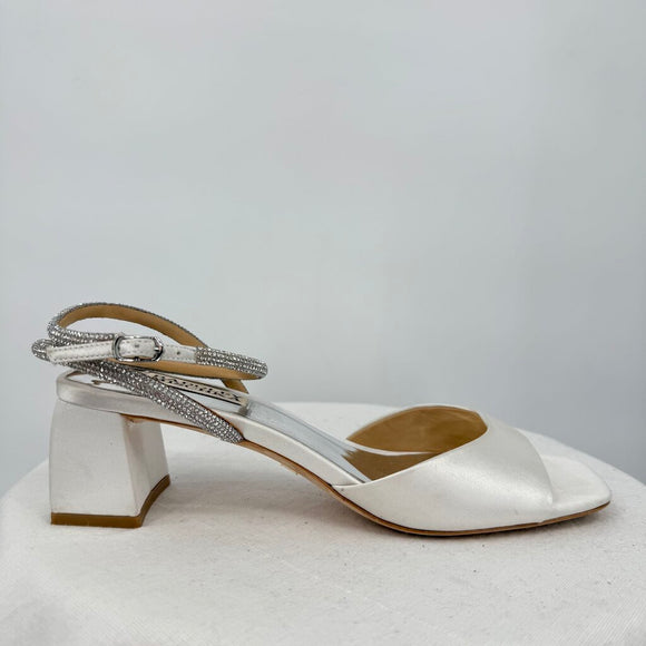 women Badgley Mischka Infinity Satin Block Heel Sandal Crystal Strap Soft White Shoes 8