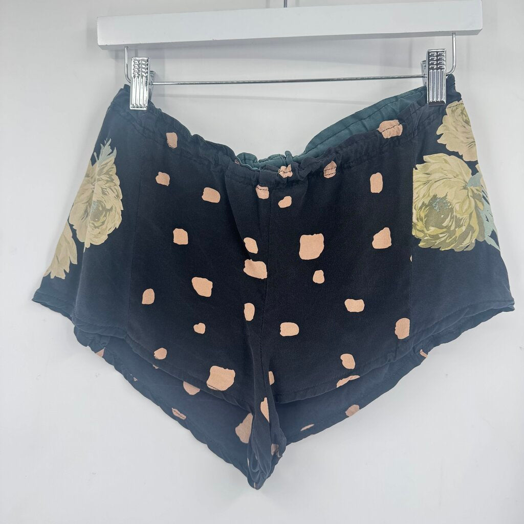 women Stone Cold Fox Silk Mini Spotted Floral Black Shorts XS/S