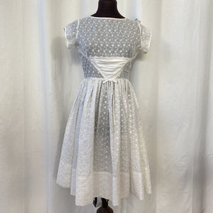 1950s White Embroidered Lawn Day Party Dress Size Small